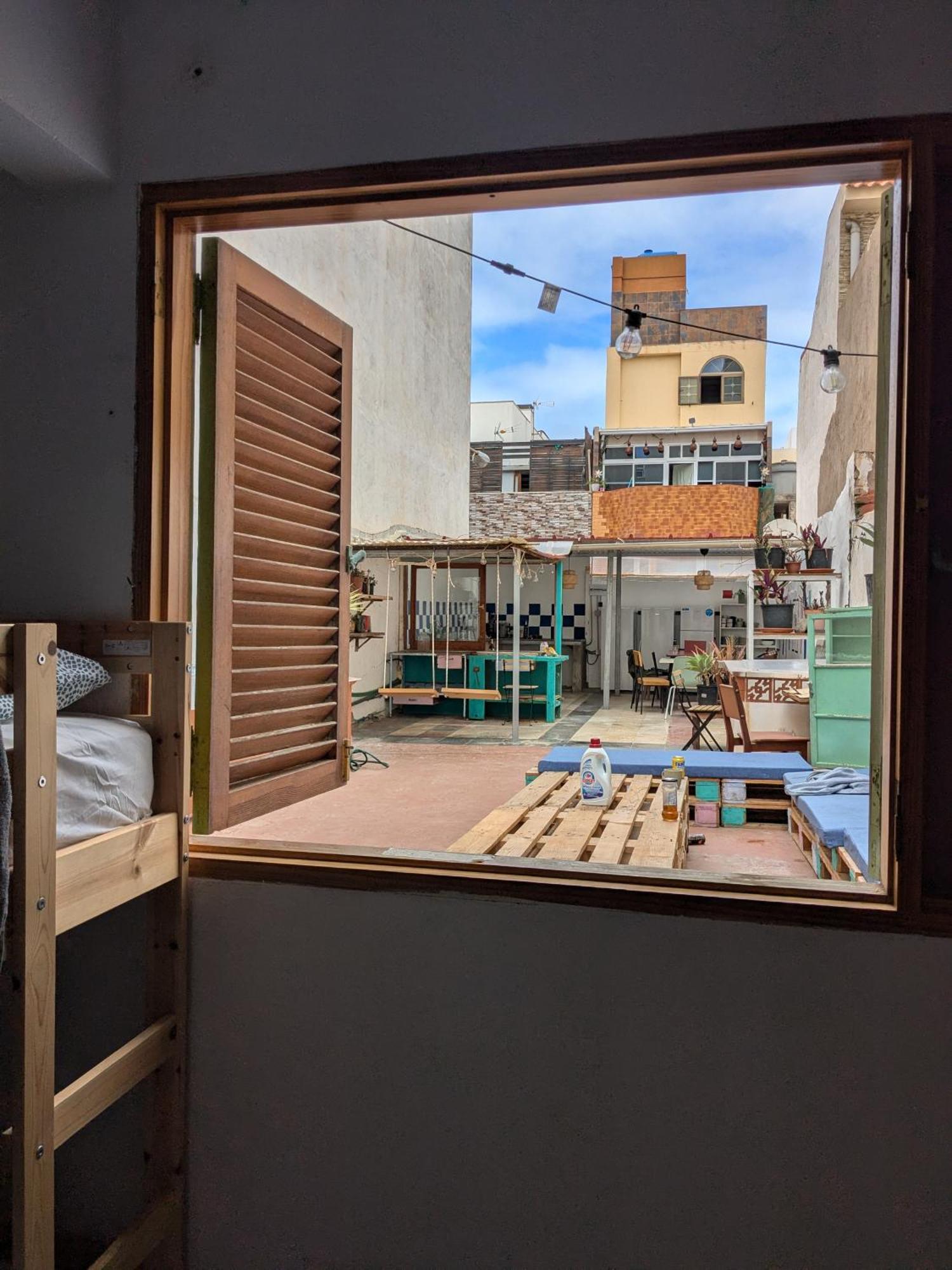 Dona Rose Surf Hostel Las Palmas de Gran Canaria Exteriör bild